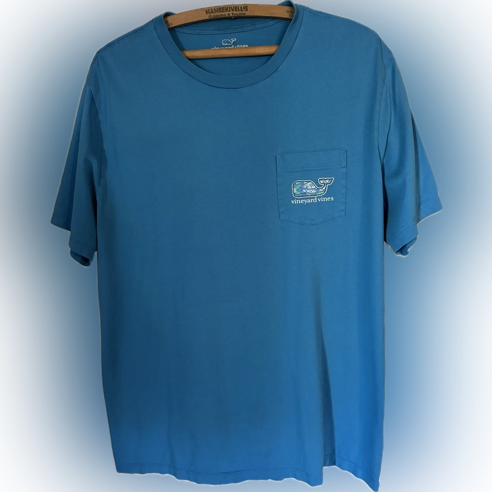 Vineyard Vines t-shirt size Large